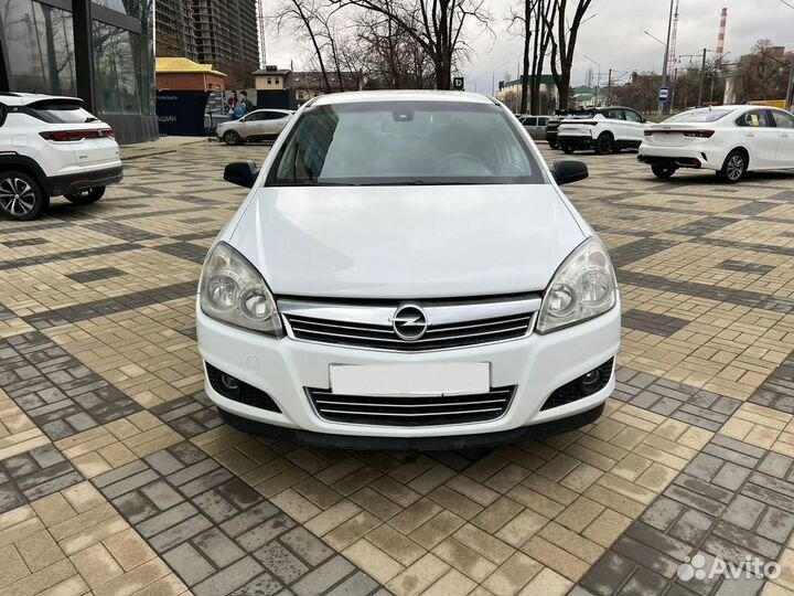 Opel Astra 1.6 МТ, 2014, 147 000 км