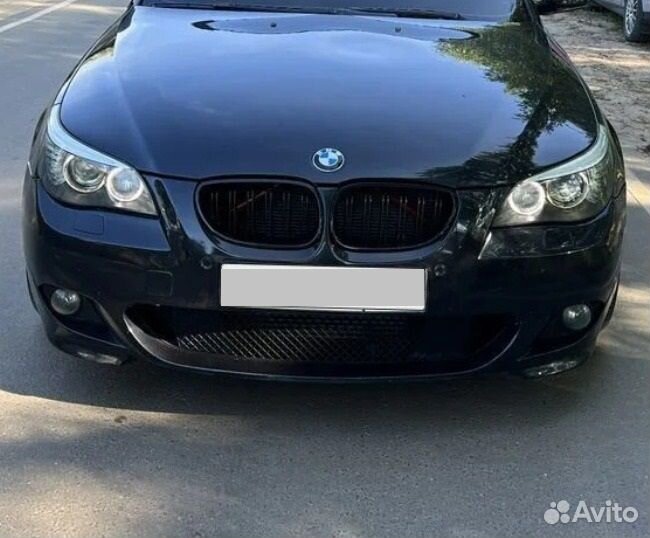 Бампер M-tech с сетками и туманками BMW E60