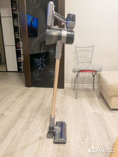 Вертикальный беспроводной пылесос