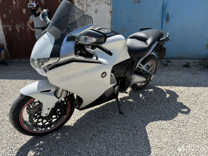 Продам Vfr1200f