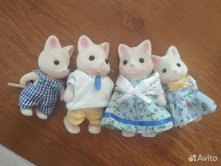 Sylvanian Families домик с мебелью + 4 зверюшки