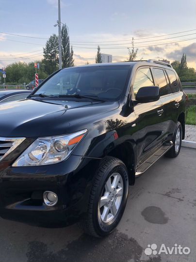 Lexus LX, 2010
