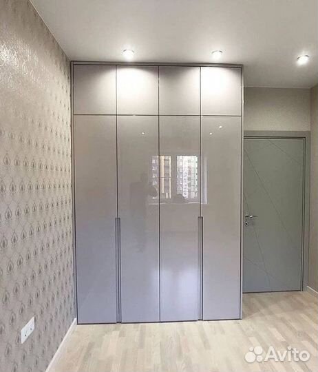 Встраиваемый шкаф