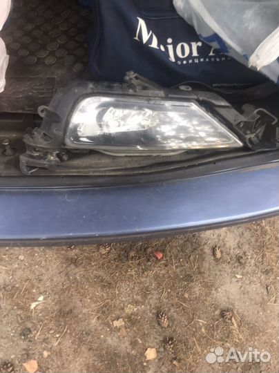 Противотуманка левая от вольво