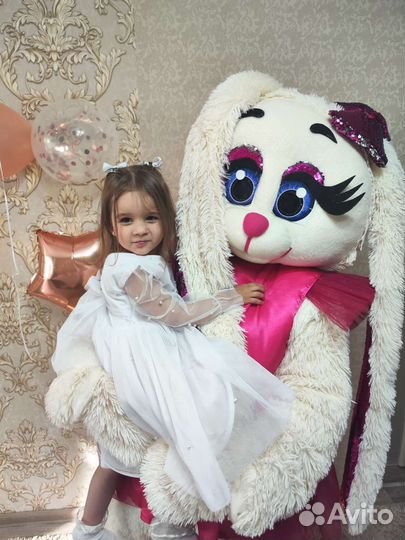 Зайка на праздник. Ростовая кукла зайка