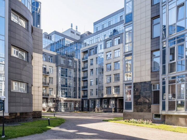 4-к. квартира, 216,7 м², 3/8 эт.