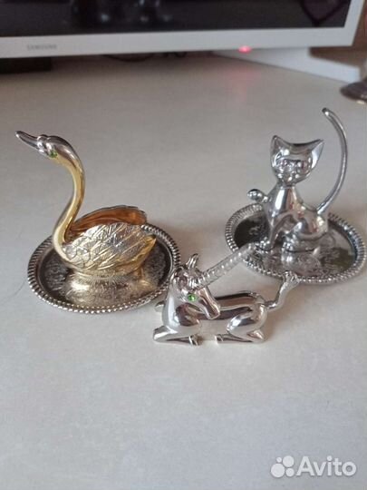 Статуэтки и подставки для колец