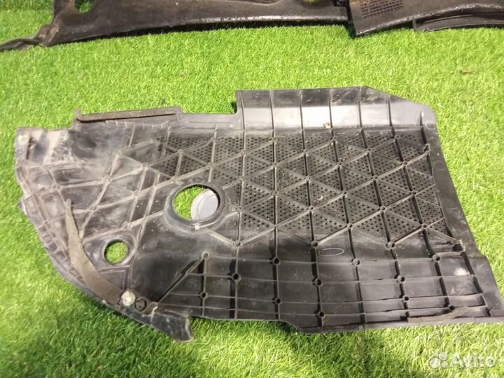 Крышка двигателя Инфинити 4WD M35 Y50