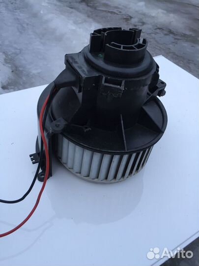 Вентилятор отопителя Opel Astra H на запчасти