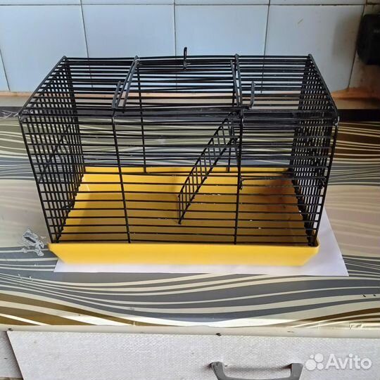 Колесо, поильники, домик для грызунов