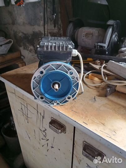 Продам двигатель