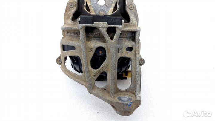 Опора двигателя левая Audi Q7 4M crec 2016