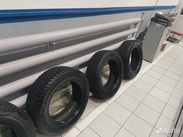 Bridgestone Blizzak DM-V1 225/65 R17