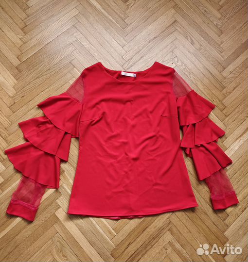 Кофта, блуза красная с красивыми рукавами 44