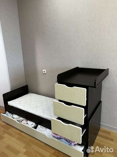 Детская кроватка - трансформер с маятником