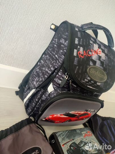 Портфель рюкзак школьный