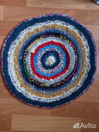 Коврики вязаные круглые