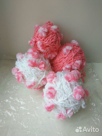 Пряжа/эксклюзив нитки с помпонами