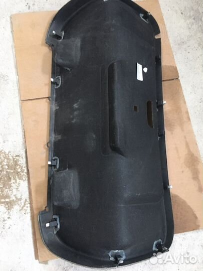 Обшивка крышки багажника Volkswagen Phaeton(1839)