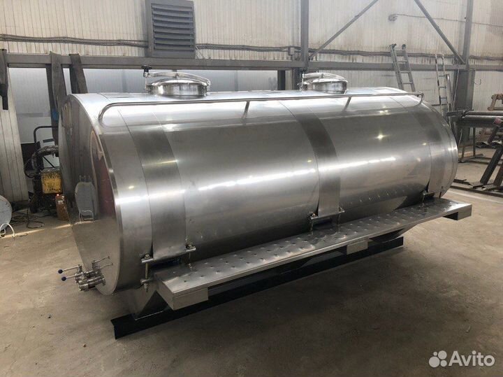 Молоковоз, термос, автоцистерна на 4000 литров