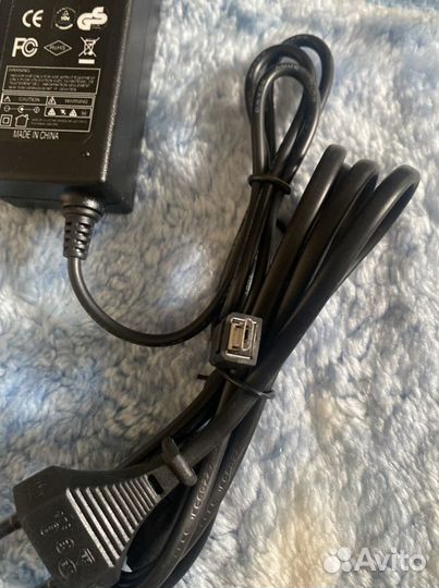 Продается зарядное устройство для акумуляторов ZF1