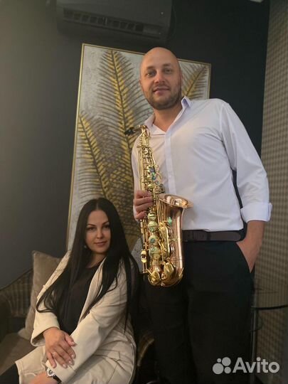 Саксофонист на праздник