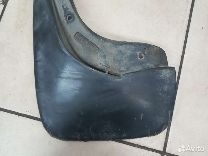 Задний левый брызговик Шевроле Круз хэтчбек