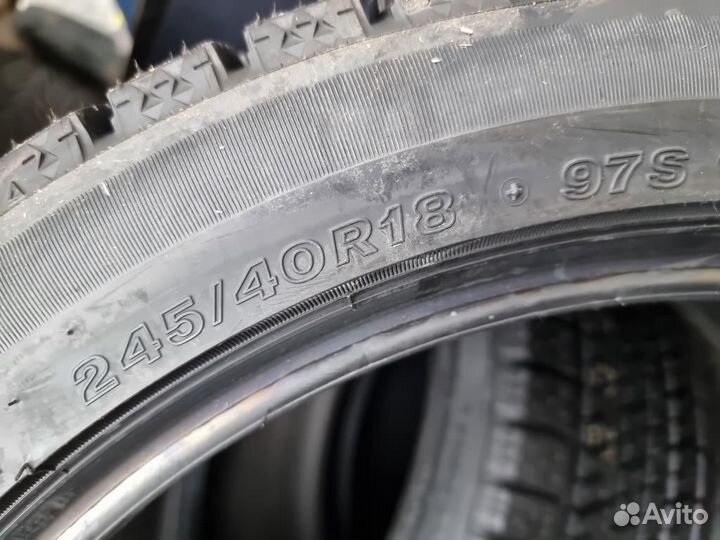 Bridgestone Blizzak Ice 245/40 R18 97S