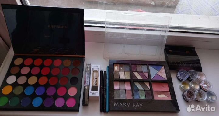 Тени подводка и другие