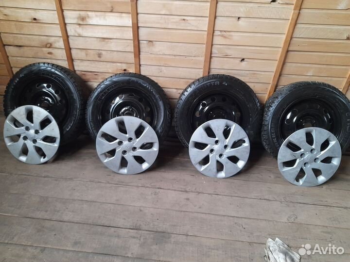 Nokian Tyres Hakkapeliitta 4 195/60 R15