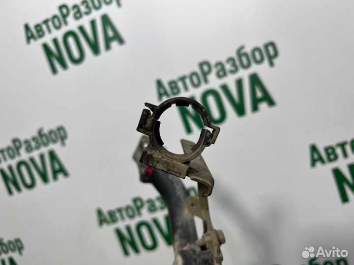 Кронштейн впускного коллектора Nissan Almera N16