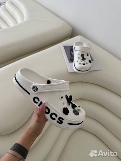 Кроссовки оптом