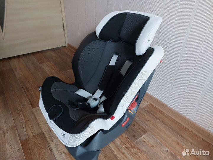 Автокресло 1-7 Carmate ailebebe swing moon Япония