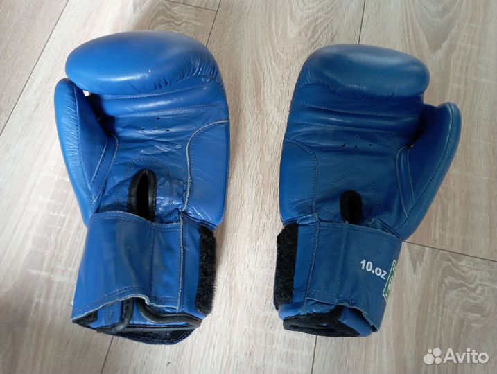 Боксерские перчатки 10 oz green hill