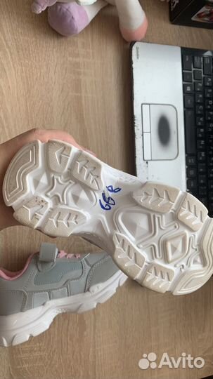 Продам кроссовки