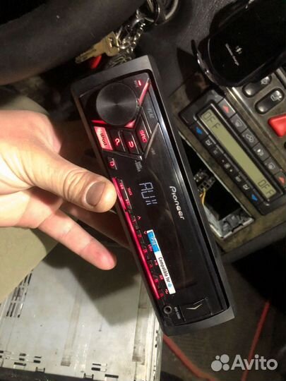 Магнитофон pioner mvh s100ui