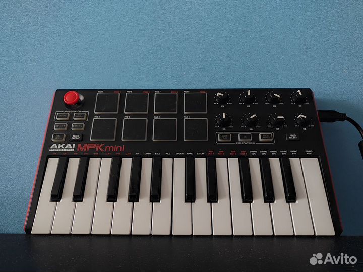 Akai PRO MPK mini MK2 midi-клавиатура
