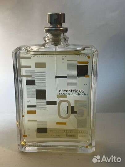 Escentric Molecules molecule 05