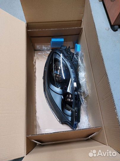 Новая правая фара Porsche Macan ксенон оригинал