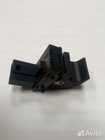 Кнопка клавиша открывания багажника Поло Джетта