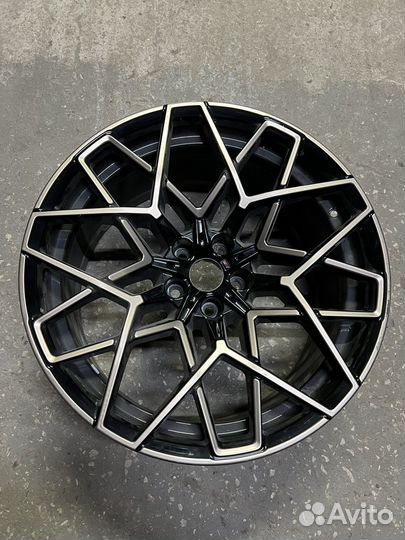 Диск R20 BMW M8 F91 F92 F93 813 стиль
