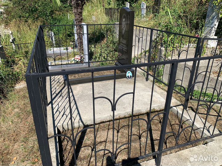 Уборка и благоустройство могил