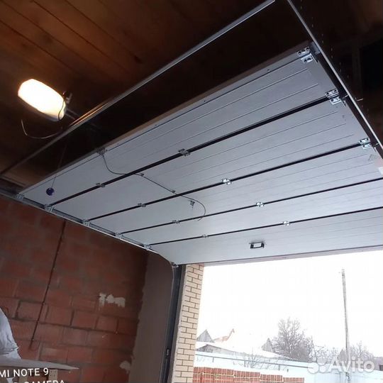 Секционные ворота