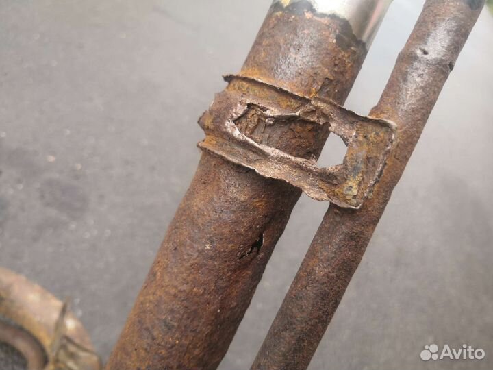 Заливная горловина топливного бака