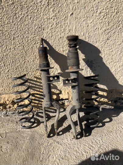 Передние стойки на бмв