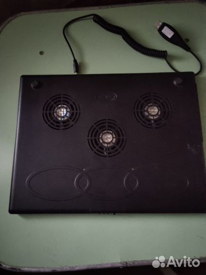 Подставка с охлаждением