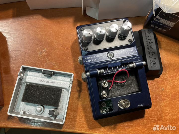 Комплект из двух педалей звуковых эффектов