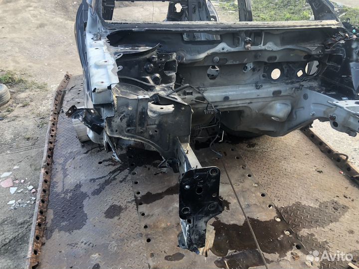 Четверть передняя правая Renault Megane 2 2006