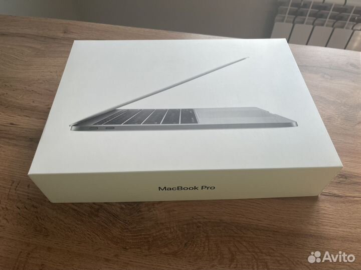 Коробка от Apple MacBook Pro