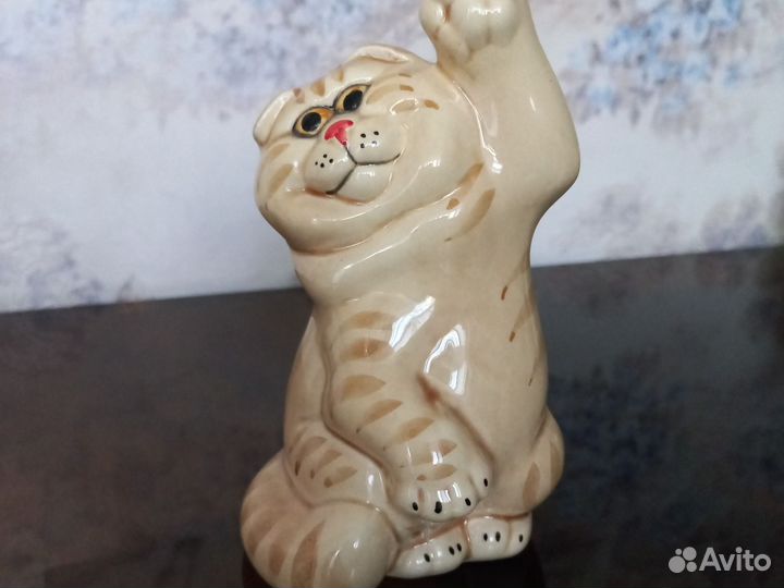 Статуэтка Котик